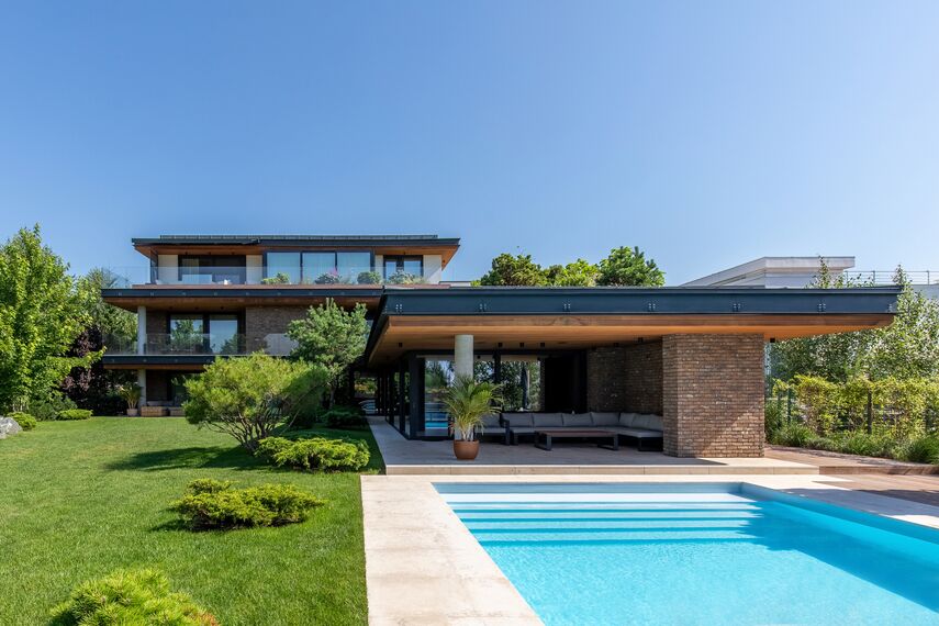 CW 50-SC Facciate continue e MasterLine 8 HI+ Finestre - M House situato in Voluntari, Romania