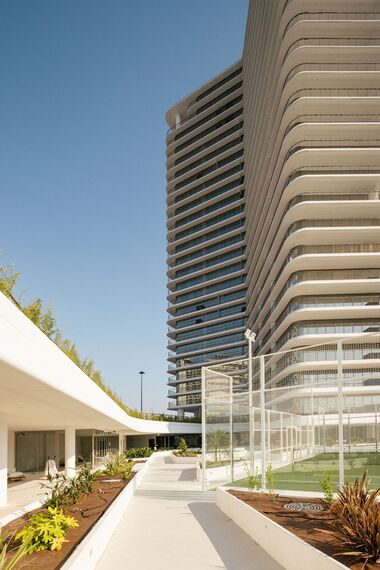 ConceptWall 60 Facciate continue, ConceptSystem 77 Porte e CW 60 Hidden Vent Facciate continue - Infinity Tower situato in Lisbon, Portogallo