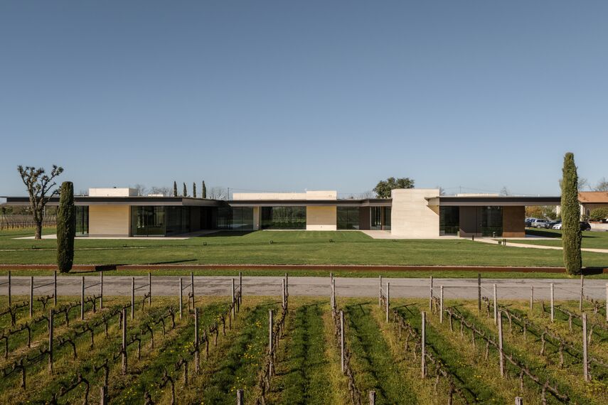 HiFinity Sistemi scorrevoli e ConceptPatio 155 Sistemi scorrevoli - Cantine Vie di Romans situato in Gorizia, Italia