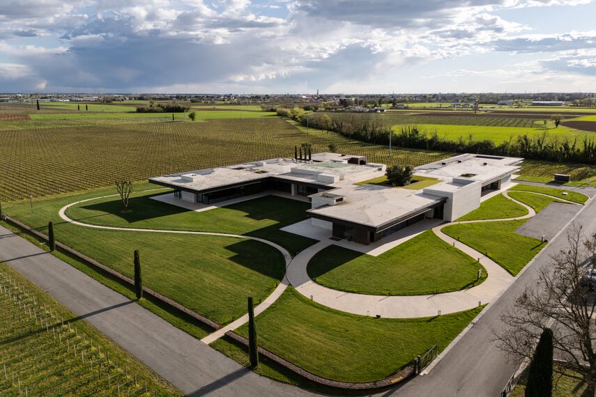 HiFinity Sistemi scorrevoli e ConceptPatio 155 Sistemi scorrevoli - Cantine Vie di Romans situato in Gorizia, Italia