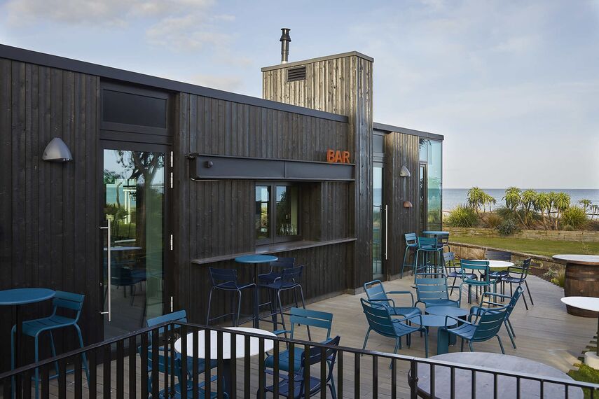 ConceptWall 50 Facciate continue, SlimLine 38 Porte, CW 50-SC Facciate continue, SlimLine 38 HI Finestre, CS 77-HI Porte e CS 77-HI+ Finestre - The Sea Rooms situato in Rosslare, Irlanda