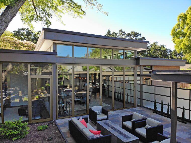 ConceptSystem 68 Finestre, ConceptFolding 77 Sistemi scorrevoli e ConceptSystem 68 Porte - Villa Modern Prairie House situato in Sonoma Wine Country, Stati Uniti d'America