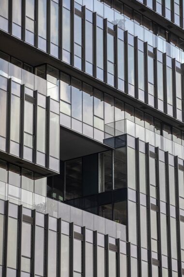 ConceptWall 60 Facciate continue, HiFinity Sistemi scorrevoli e ConceptSystem 68 Porte - Complesso di appartamenti Now Bomonti situato in Istanbul, Turchia