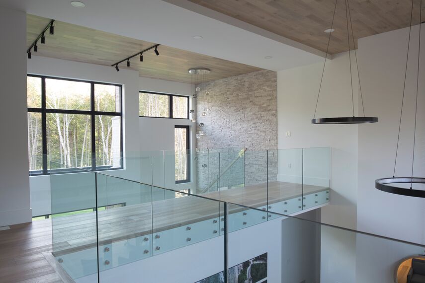 ConceptWall 50 Facciate continue e ConceptSystem 77 Finestre - Forest View Residence situato inCanada