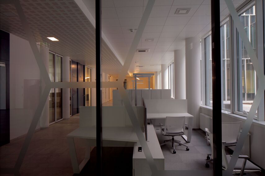 CI 45 Finestre, ConceptSystem 77 Porte, ConceptSystem 77 Finestre e CW 50-HI Facciate continue - College/University National Centre of Physical and Technological Sciences situato in Vilnius, Lituania