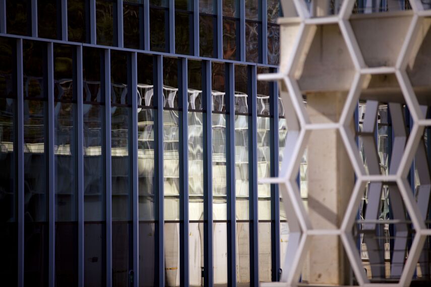 CI 45 Finestre, ConceptSystem 77 Porte, ConceptSystem 77 Finestre e CW 50-HI Facciate continue - College/University National Centre of Physical and Technological Sciences situato in Vilnius, Lituania