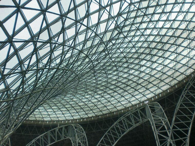 ConceptWall 86 Facciate continue - Race track Ferrari World Abu Dhabi situato in Abu Dhabi, Emirati Arabi Uniti