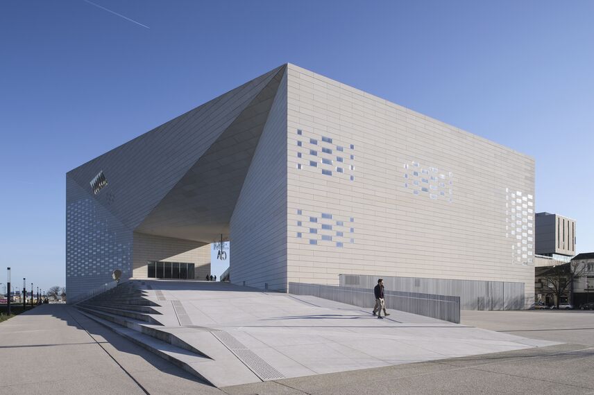 ConceptDoor 45Pa Porte, ConceptWall 86 Facciate continue, ConceptPatio 130 Sistemi scorrevoli e ConceptWall 50 Facciate continue - Entertainment MÉCA situato in Bordeaux, Francia