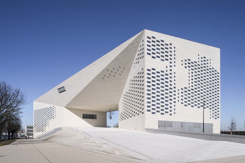 ConceptDoor 45Pa Porte, ConceptWall 86 Facciate continue, ConceptPatio 130 Sistemi scorrevoli e ConceptWall 50 Facciate continue - Entertainment MÉCA situato in Bordeaux, Francia