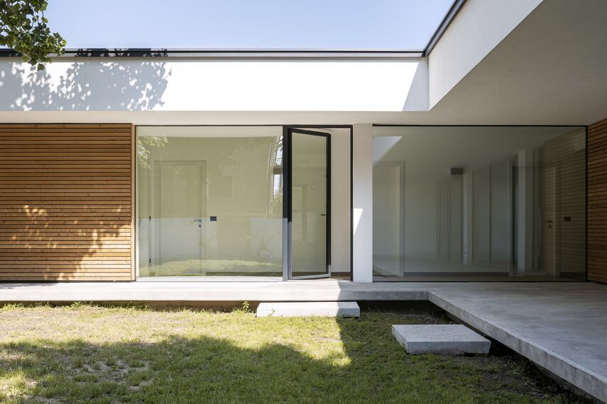 SlimLine 38 Porte e SlimLine 38 Finestre - Villa SlimLine 38 situato in Cremona, Italia