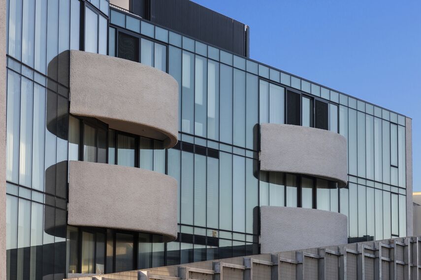 ConceptPatio 130 Sistemi scorrevoli, ConceptWall 50 Facciate continue, SlimLine 68 Finestre e ConceptSystem 77 Porte - The Esplanade situato in Brighton, Australia