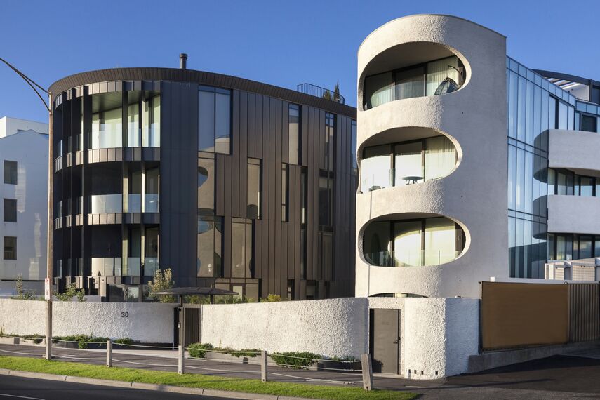 ConceptPatio 130 Sistemi scorrevoli, ConceptWall 50 Facciate continue, SlimLine 68 Finestre e ConceptSystem 77 Porte - The Esplanade situato in Brighton, Australia