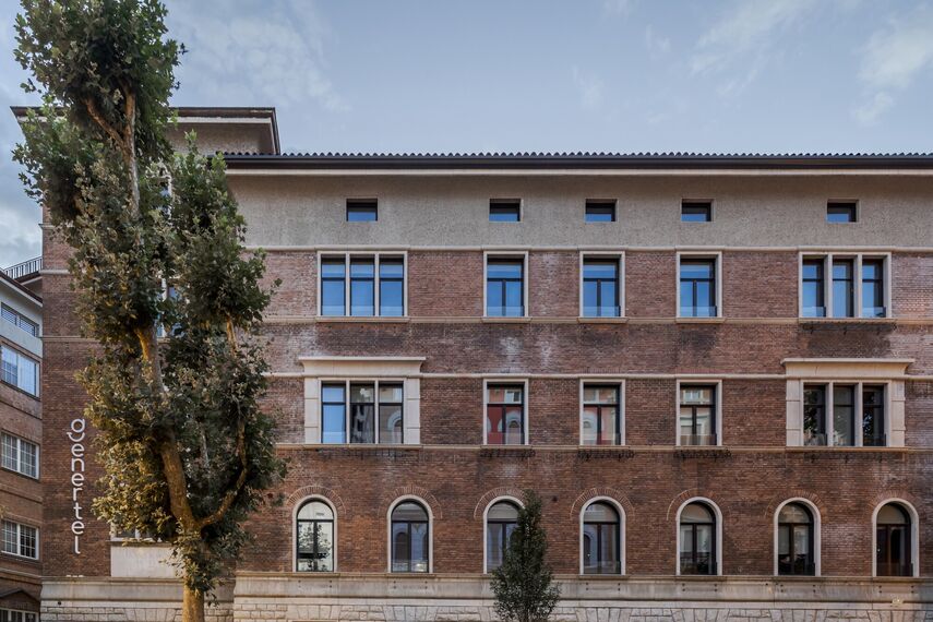 SlimLine 38 Finestre e SlimLine 38 Classic Finestre - Genertel HQ Stock Building situato in Trieste, Italia