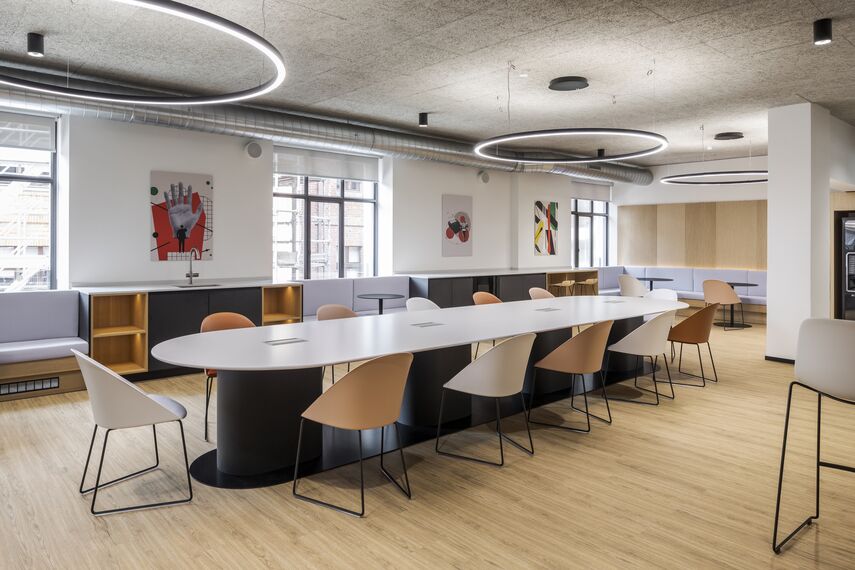 SlimLine 38 Finestre e SlimLine 38 Classic Finestre - Genertel HQ Stock Building situato in Trieste, Italia