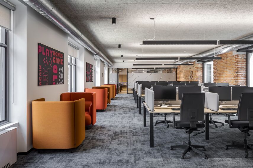 SlimLine 38 Finestre e SlimLine 38 Classic Finestre - Genertel HQ Stock Building situato in Trieste, Italia