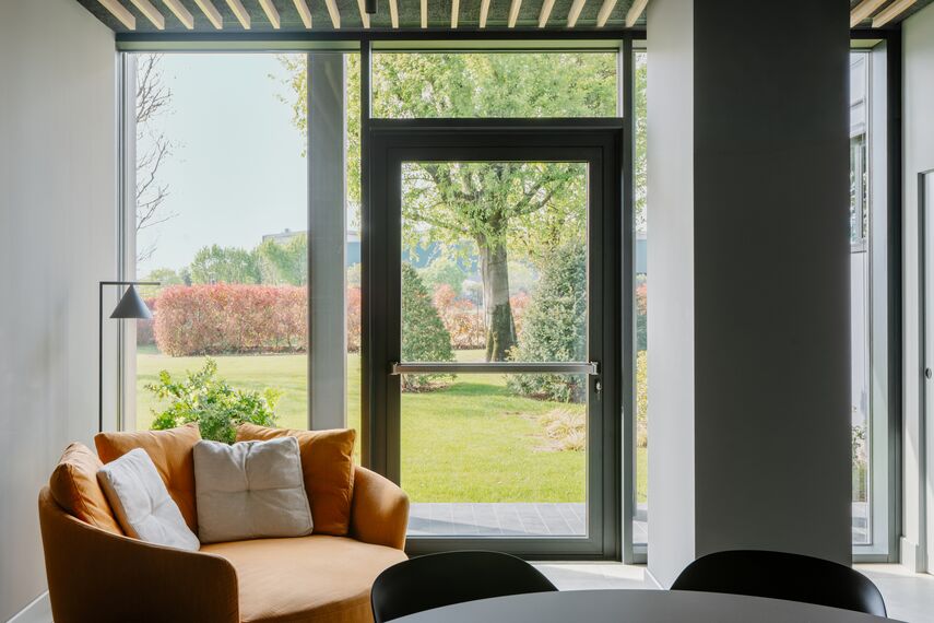 ConceptWall 50 Facciate continue, MasterLine 8 Porte e MasterLine 8 Finestre - Adercarta situato in Adro, Italia