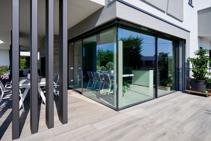 HiFinity Sistemi scorrevoli, MasterPatio Sistemi scorrevoli, MasterLine 8 Porte, SlimLine 38 Finestre, SlimLine 38 Porte, MasterLine 8 Panel Door Porte, SlimLine 38 Ferro Finestre e SlimLine 38 Ferro Porte - Ville Twin situato in Briga Novarese, Italia