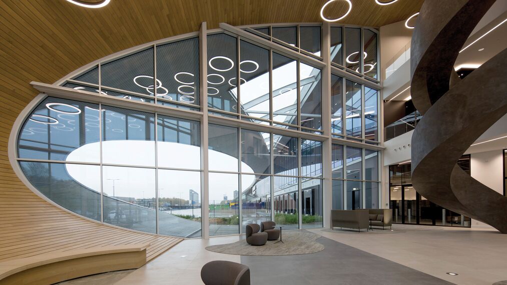 ConceptFolding 77 Sistemi scorrevoli e ConceptWall 50 Facciate continue - DC New Logic III situato in Tilburg, Paesi Bassi