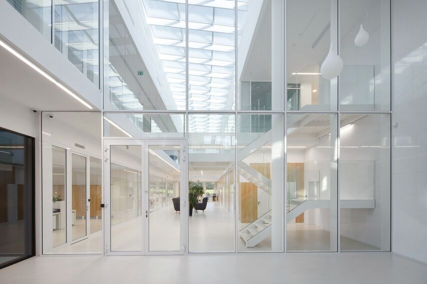 ConceptSystem 59Pa Finestre e CW 50-HI Facciate continue - Pivexin Technology Headquarter situato in Babice, Polonia