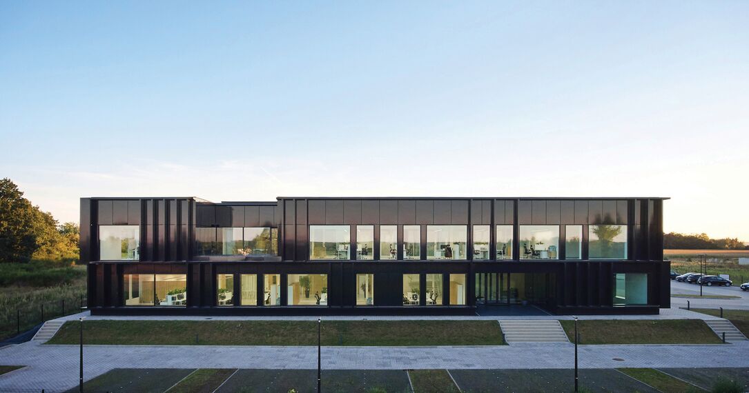 ConceptSystem 59Pa Finestre e CW 50-HI Facciate continue - Pivexin Technology Headquarter situato in Babice, Polonia