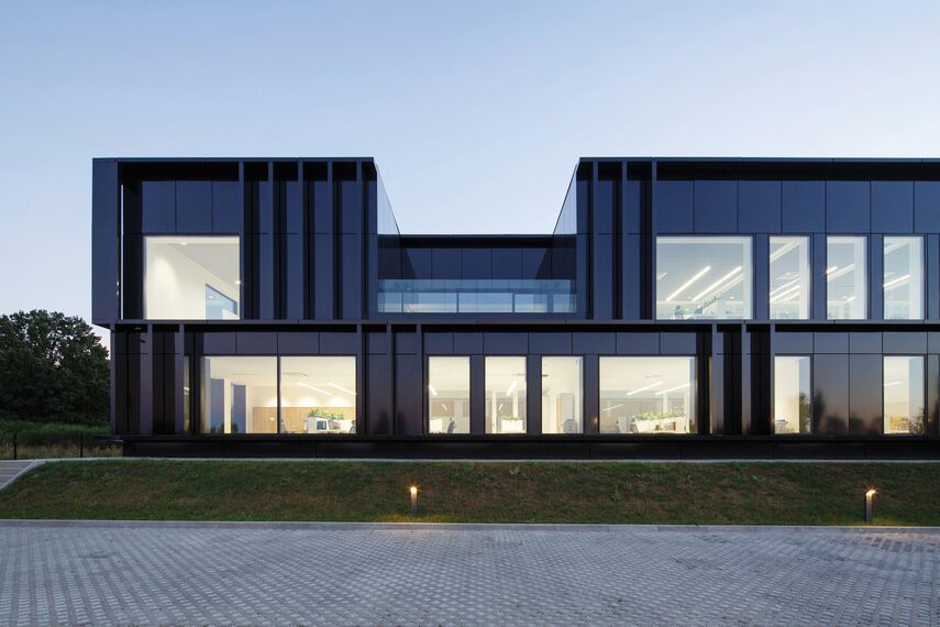 ConceptSystem 59Pa Finestre e CW 50-HI Facciate continue - Pivexin Technology Headquarter situato in Babice, Polonia