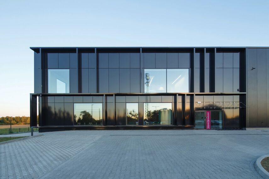 ConceptSystem 59Pa Finestre e CW 50-HI Facciate continue - Pivexin Technology Headquarter situato in Babice, Polonia