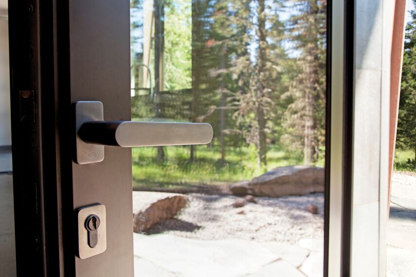 ConceptSystem 77 Finestre, ConceptSystem 77 Porte, HiFinity Sistemi scorrevoli e Purity Maniglie - Flying Star Residence situato in Bridger Canyon, Stati Uniti d'America