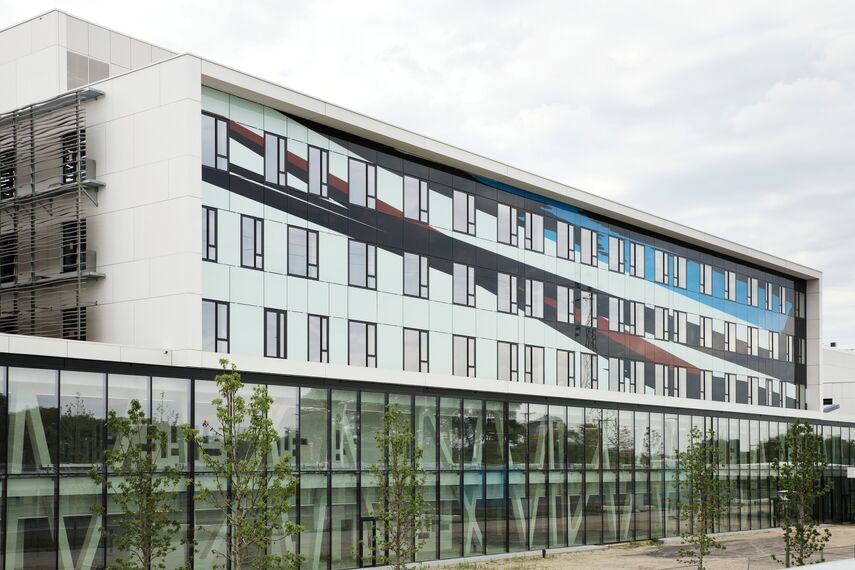 ConceptSystem 77 Finestre, BriseSoleil 100 Frangisole e CS 77 Fire Proof Finestre - AZ Sint Maarten situato in Mechelen, België