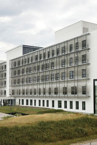 ConceptSystem 77 Finestre, BriseSoleil 100 Frangisole e CS 77 Fire Proof Finestre - AZ Sint Maarten situato in Mechelen, België