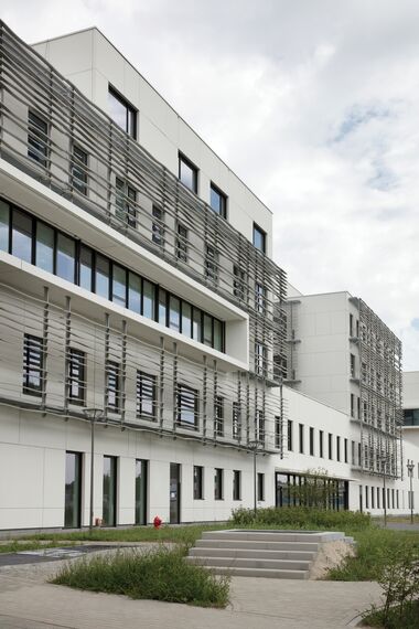 ConceptSystem 77 Finestre, BriseSoleil 100 Frangisole e CS 77 Fire Proof Finestre - AZ Sint Maarten situato in Mechelen, België