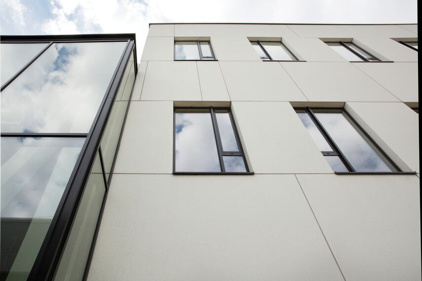 ConceptSystem 77 Finestre, BriseSoleil 100 Frangisole e CS 77 Fire Proof Finestre - AZ Sint Maarten situato in Mechelen, België