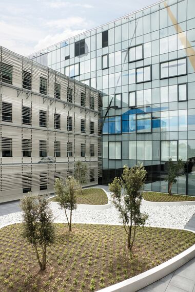 ConceptSystem 77 Finestre, BriseSoleil 100 Frangisole e CS 77 Fire Proof Finestre - AZ Sint Maarten situato in Mechelen, België