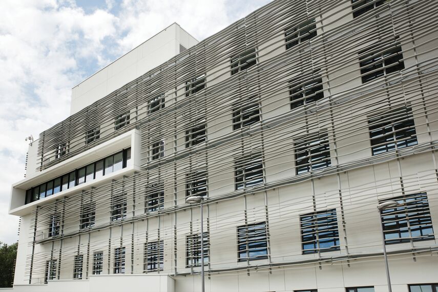 ConceptSystem 77 Finestre, BriseSoleil 100 Frangisole e CS 77 Fire Proof Finestre - AZ Sint Maarten situato in Mechelen, België