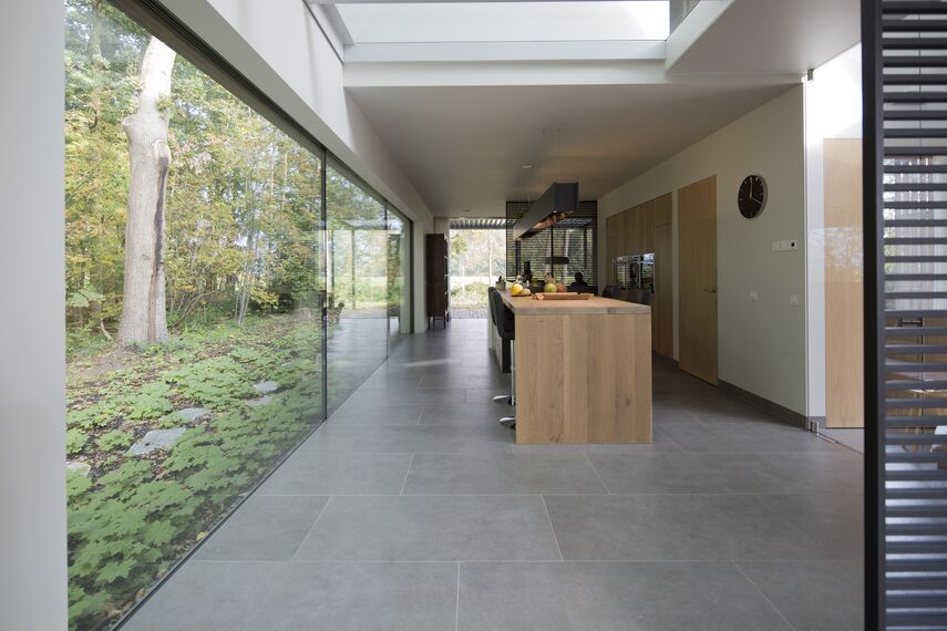 CS 86-HI (c) Sistemi annullati, ConceptWall 50 Facciate continue e HiFinity Sistemi scorrevoli - Villa Forest Villa Voorschoten situato in Voorschoten, Paesi Bassi