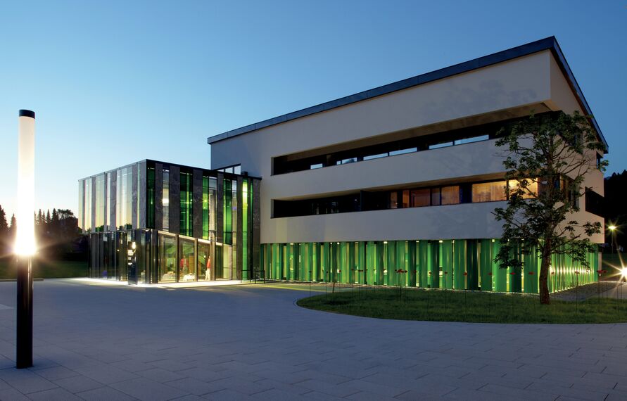 BriseSoleil 100 Frangisole - Community centre Breitenwang Community Centre situato in Breitenwang, Austria