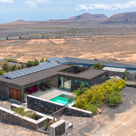 SlimPatio 68 Sistemi scorrevoli, ConceptPatio 68 Sistemi scorrevoli e MasterLine 8 HI Finestre - Villa Khorakhané situato in Fuerteventura-Villaverde, Spagna