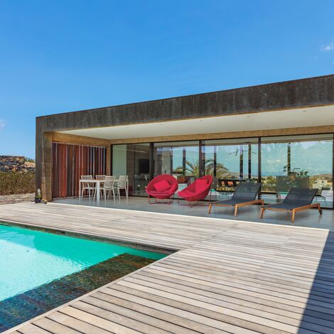 SlimPatio 68 Sistemi scorrevoli, ConceptPatio 68 Sistemi scorrevoli e MasterLine 8 HI Finestre - Villa Khorakhané situato in Fuerteventura-Villaverde, Spagna