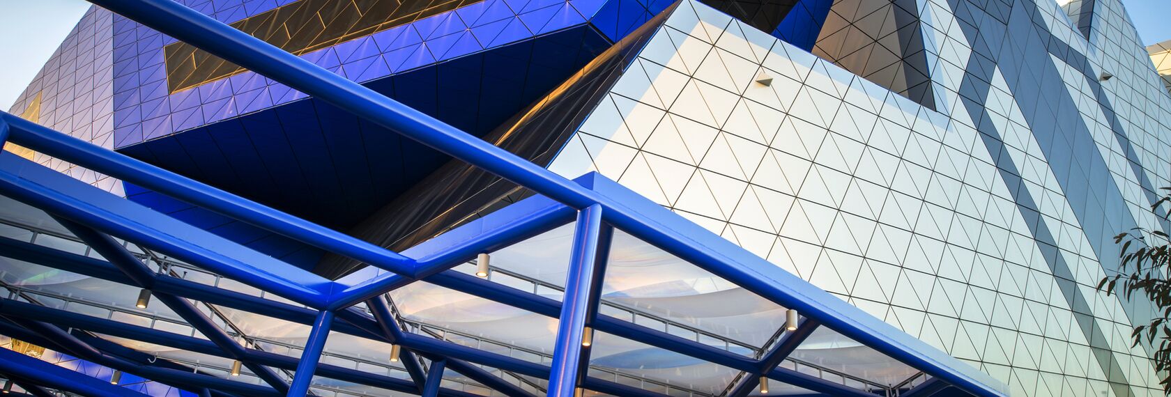CW 50-SC Facciate continue - Entertainment Perth Arena situato in Perth, Australia