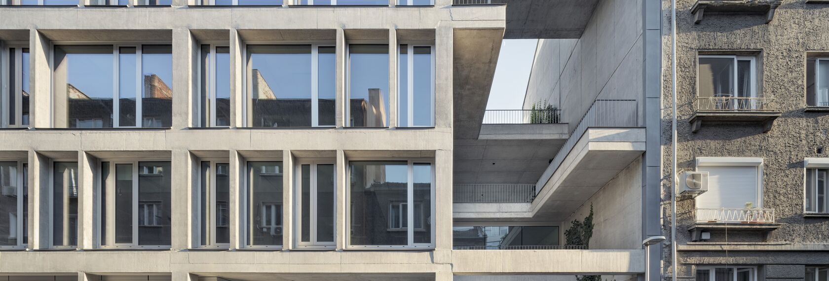 ConceptSystem 77 Finestre, ConceptPatio 155 Sistemi scorrevoli, SlimPatio 68 Sistemi scorrevoli, MasterLine 8 Porte e CW 50-SC Facciate continue - MIR Office Building situato in Sofia, Bulgarije