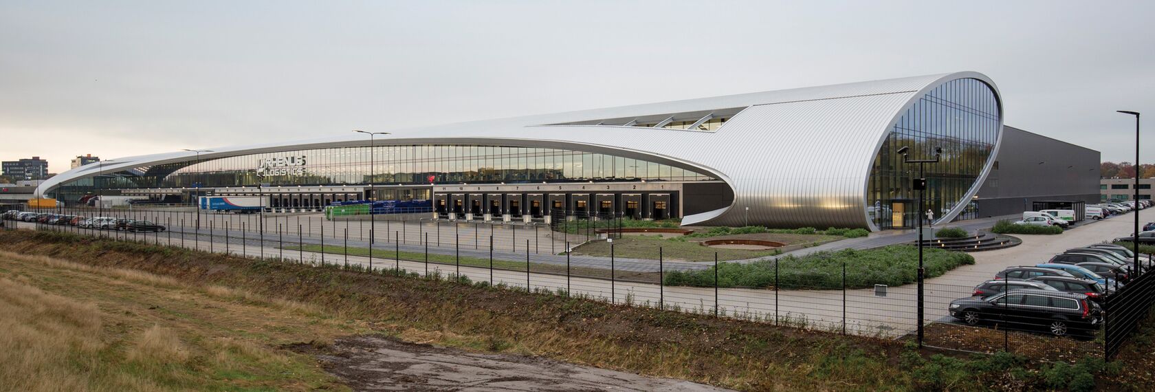 ConceptFolding 77 Sistemi scorrevoli e ConceptWall 50 Facciate continue - DC New Logic III situato in Tilburg, Paesi Bassi