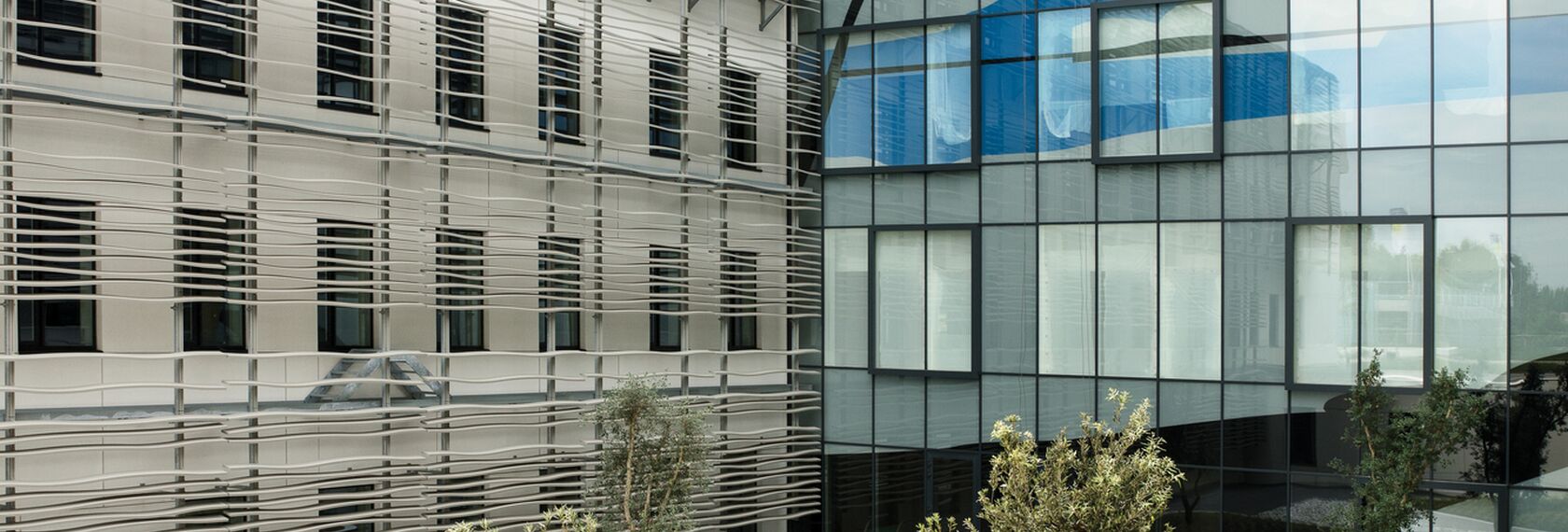 ConceptSystem 77 Finestre, BriseSoleil 100 Frangisole e CS 77 Fire Proof Finestre - AZ Sint Maarten situato in Mechelen, België