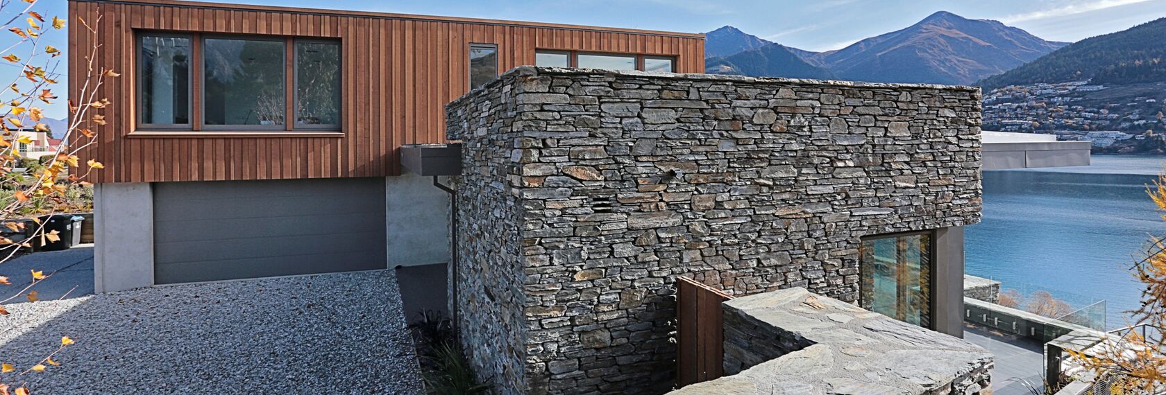 ConceptFolding 77 Sistemi scorrevoli e ConceptSystem 77 Finestre - Lake Wakatipu House situato in Otago, Nuova Zelanda