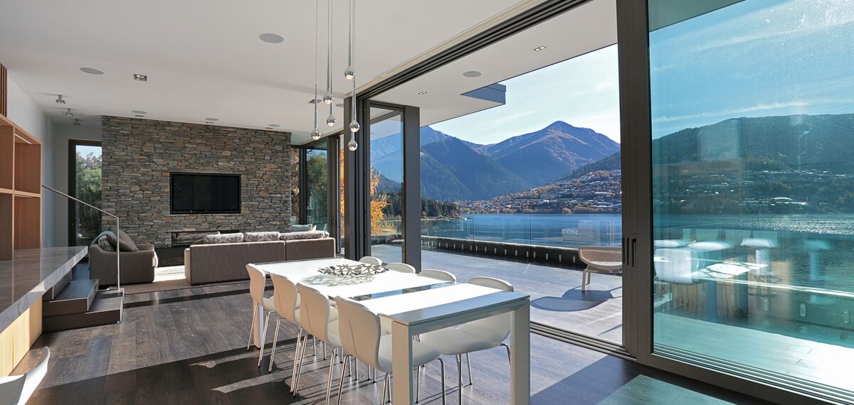 ConceptFolding 77 Sistemi scorrevoli e ConceptSystem 77 Finestre - Lake Wakatipu House situato in Otago, Nuova Zelanda